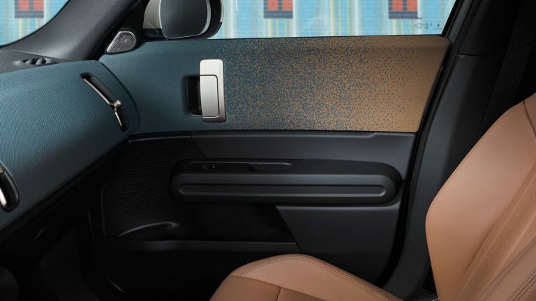 Alrafmagnaður MINI Countryman - mosaic - sjálfbærni