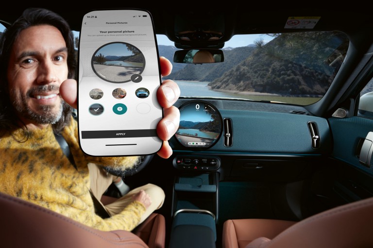 Alrafmagnaður MINI Countryman – hleðsla - tengd hleðsla