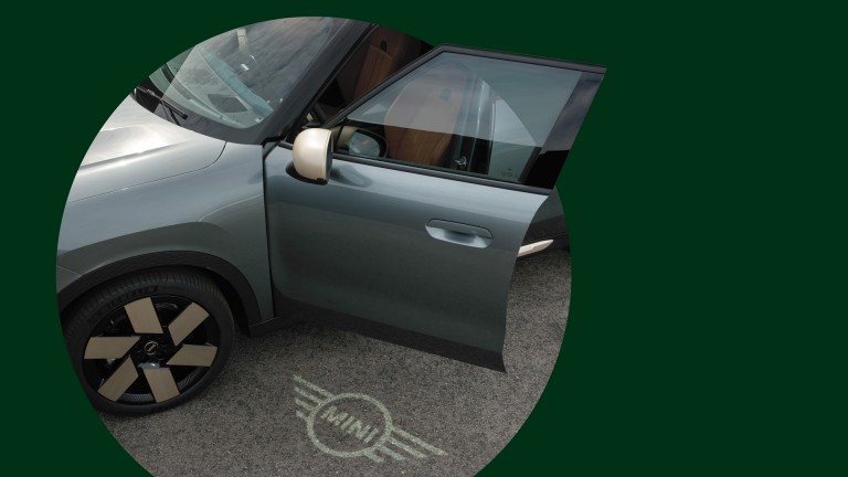 Alrafmagnaður MINI Countryman - stafræn upplifun - stafrænn lykill
