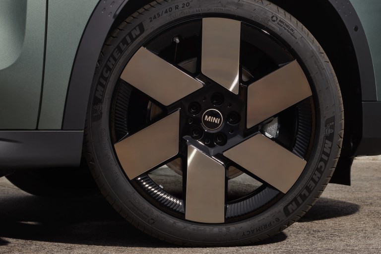 Alrafmagnaður MINI Countryman - sjálfbærni - Aukaál
